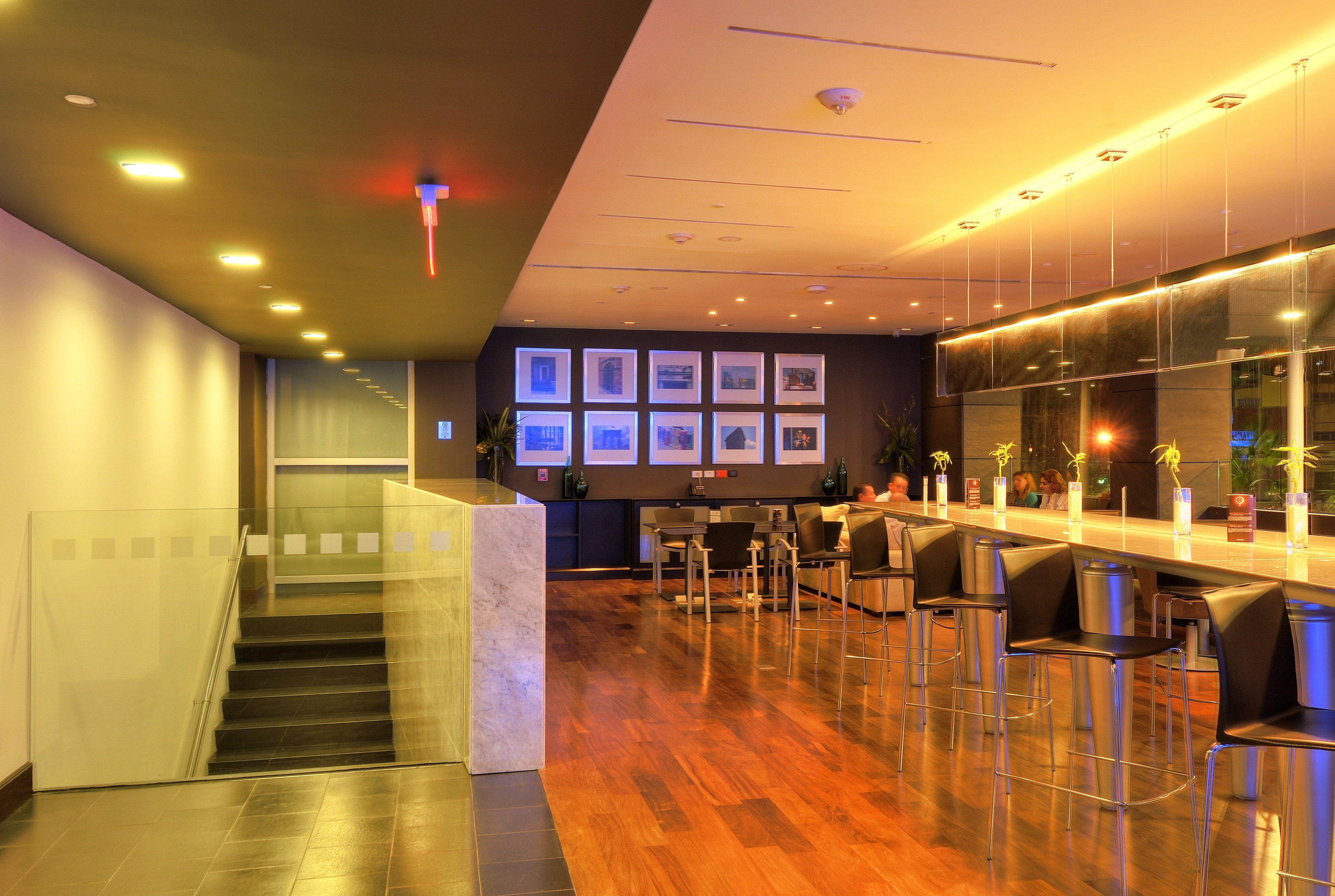 ホリデイイン サントドミンゴ ホテル＆スイーツ エクステリア 写真 The Star Alliance Gold Lounge at Hong Kong International Airport