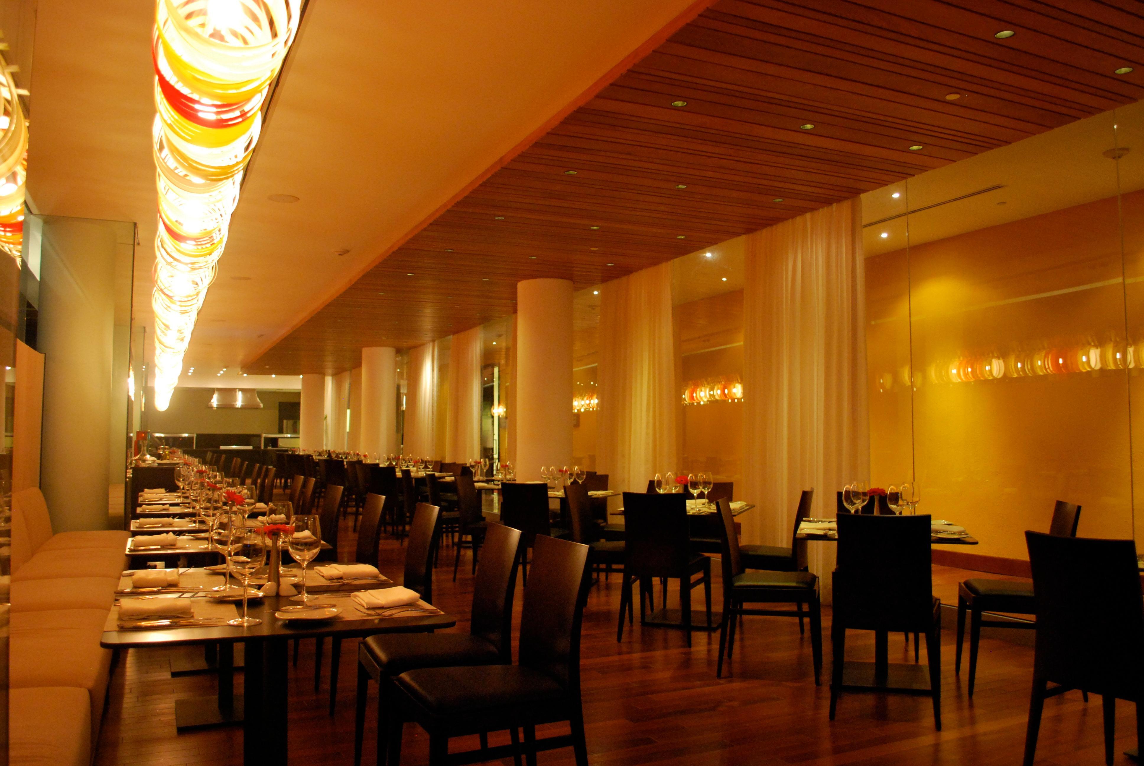 ホリデイイン サントドミンゴ ホテル＆スイーツ エクステリア 写真 The interior of the restaurant