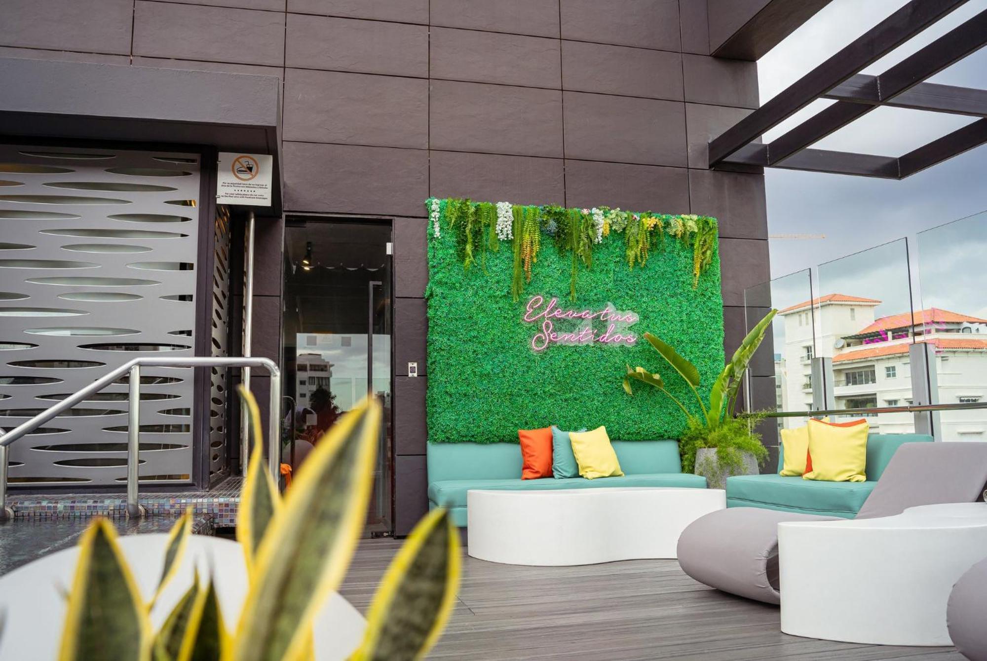 ホリデイイン サントドミンゴ ホテル＆スイーツ エクステリア 写真 Rooftop of the hotel