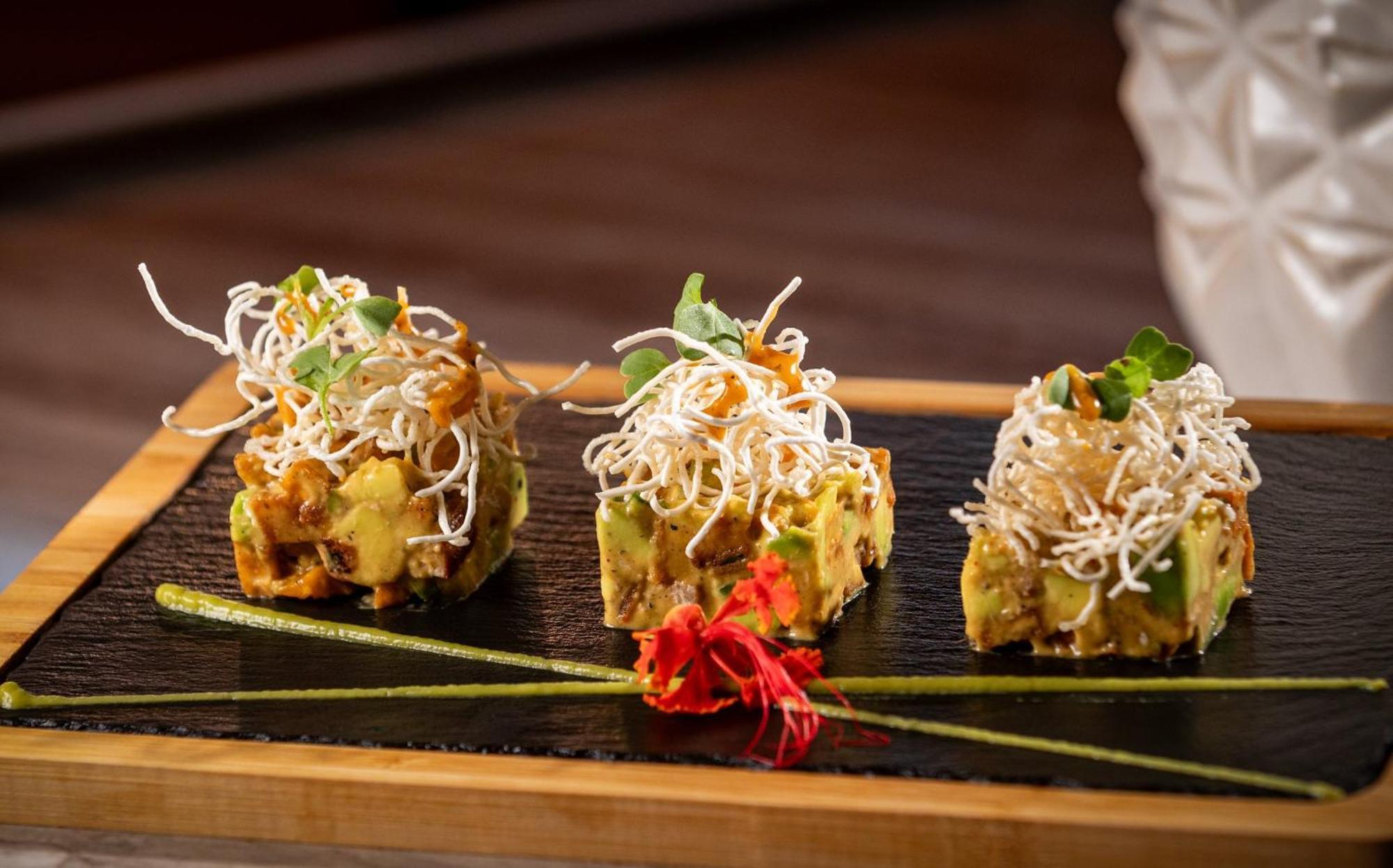 ホリデイイン サントドミンゴ ホテル＆スイーツ エクステリア 写真 Avocado and bean sprouts