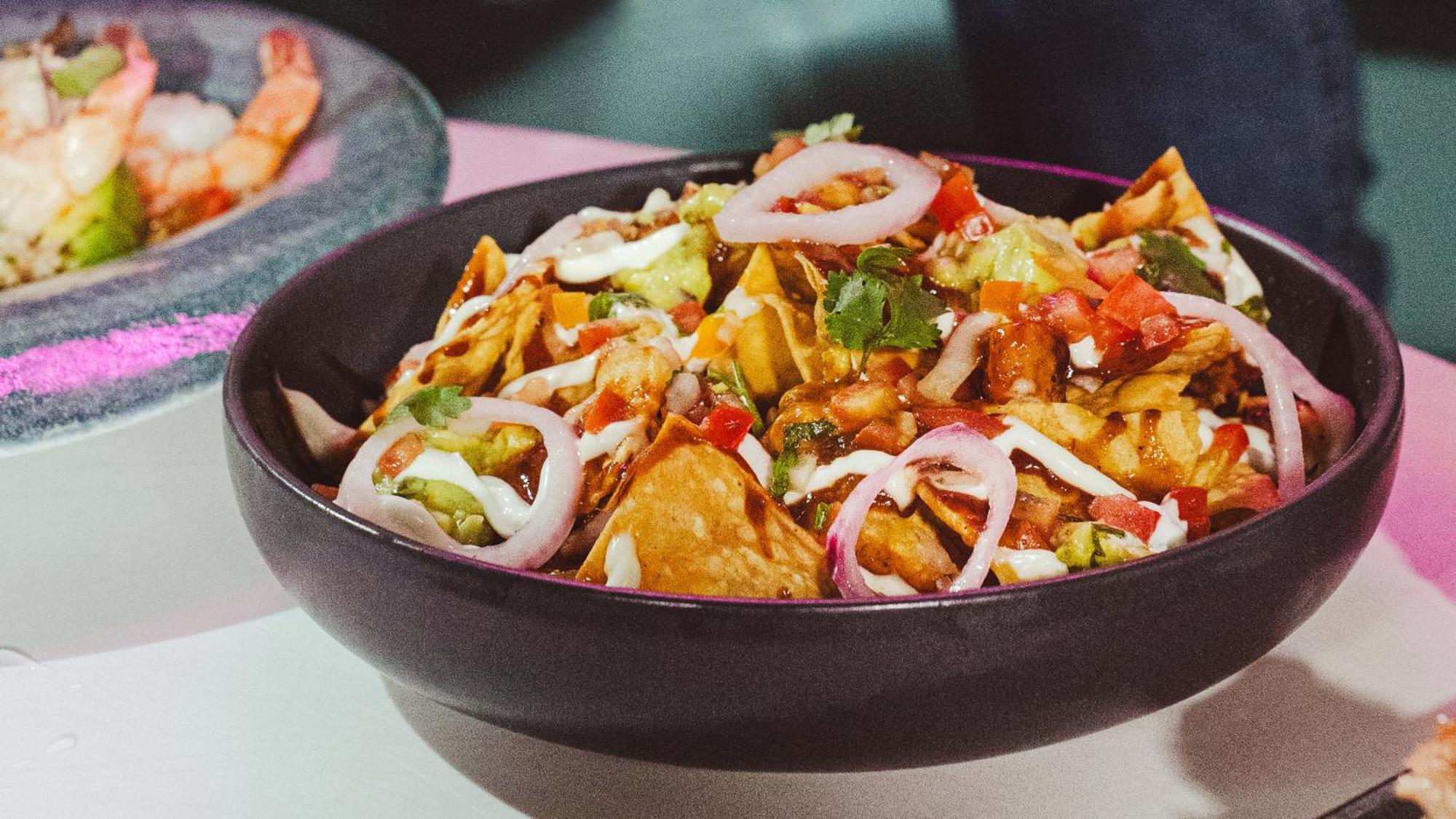 ホリデイイン サントドミンゴ ホテル＆スイーツ エクステリア 写真 A bowl of falafel salad