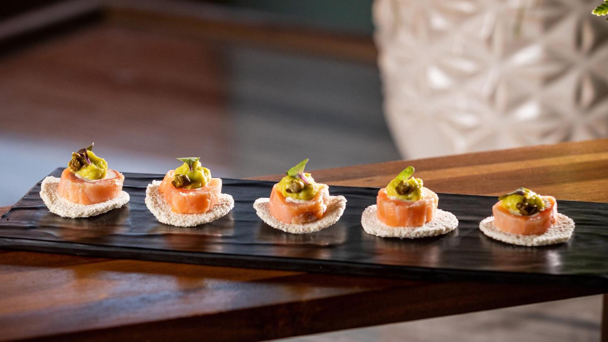 ホリデイイン サントドミンゴ ホテル＆スイーツ エクステリア 写真 Salmon tartar